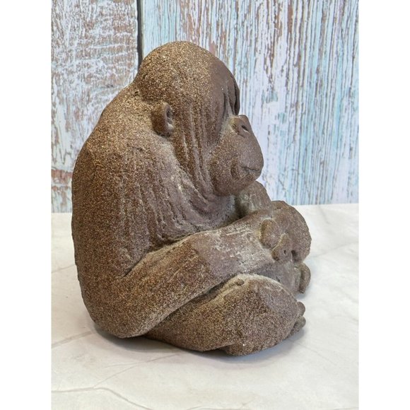 Vintage Lou Rankin Gorilla Concrete Art Sulpture Soulful Glass Eyes Signed 1985 - Picture 5 of 8